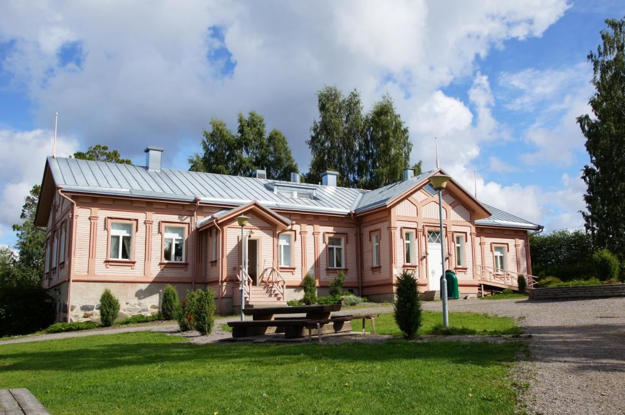 Хостелы Savonlinnan Kristillinen Opisto - Wanha Pappila Савонлинна-5