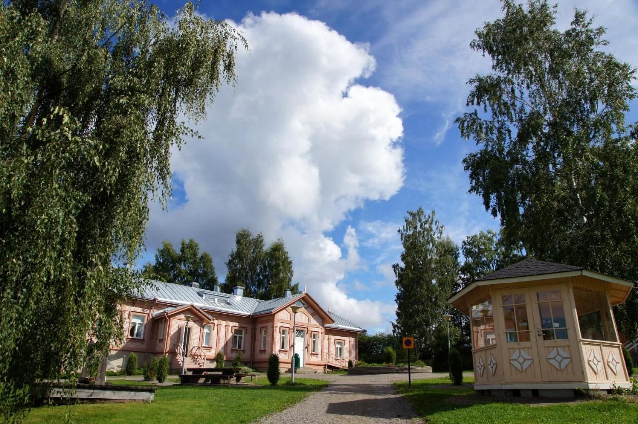 Хостелы Savonlinnan Kristillinen Opisto - Wanha Pappila Савонлинна-42